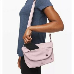 Lululemon Festival Bag II Smoky Blush 5L NWOT
